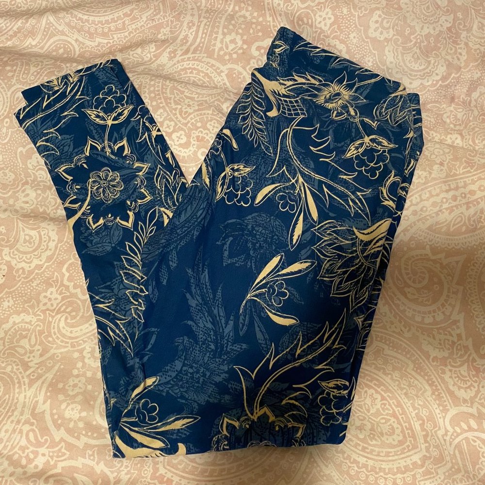 New LuLaRoe Leggings Tall Curvey Blue Cream